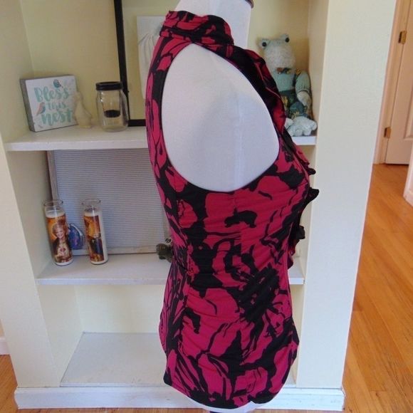 *181 Express Ruffled Collar Fitted Tank - Picture 2 of 7